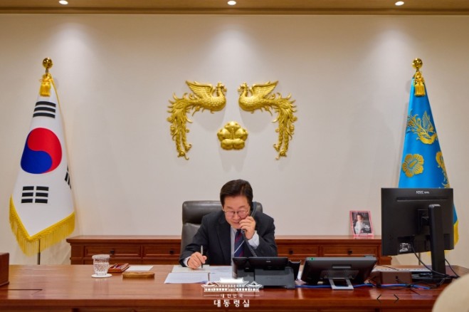 이재명 대통령, 아누틴 태국 총리와 ...