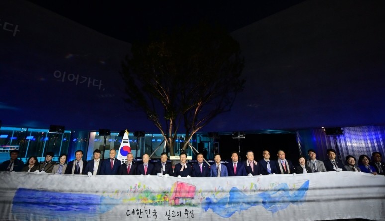 진주실크, 100년 숨결을 모아 다시 피어나다