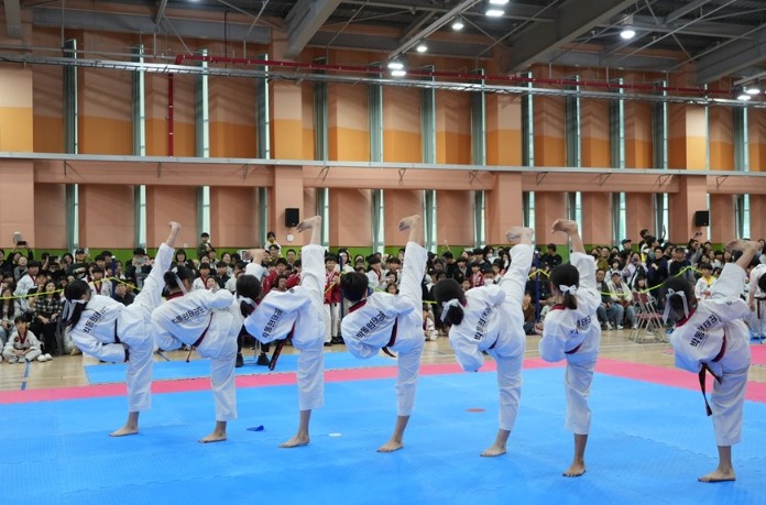 ‘제19회 남구청장기 태권도대회’ 성...
