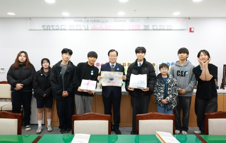 유희태 완주군수, 간담회 열고 청소년...