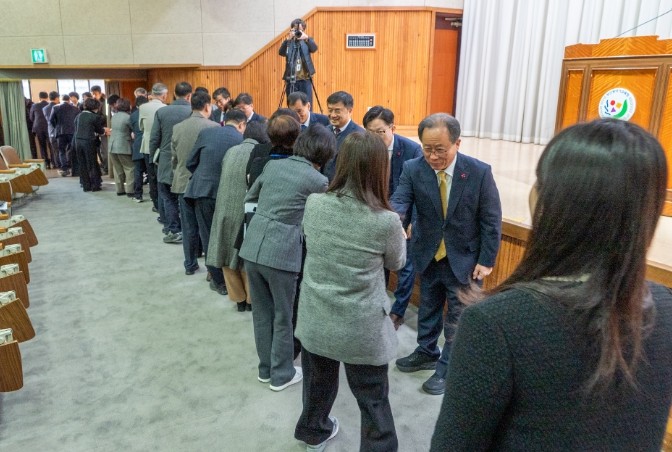 부산교육청, 2026년 시무식 갖고 ...