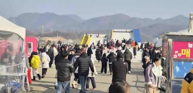 제천비행장 눈썰매장 구름인파로 흥행 ...
