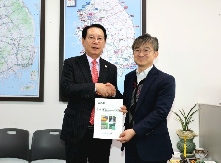 송인헌 괴산군수 국토부 찾아 ‘오창~...