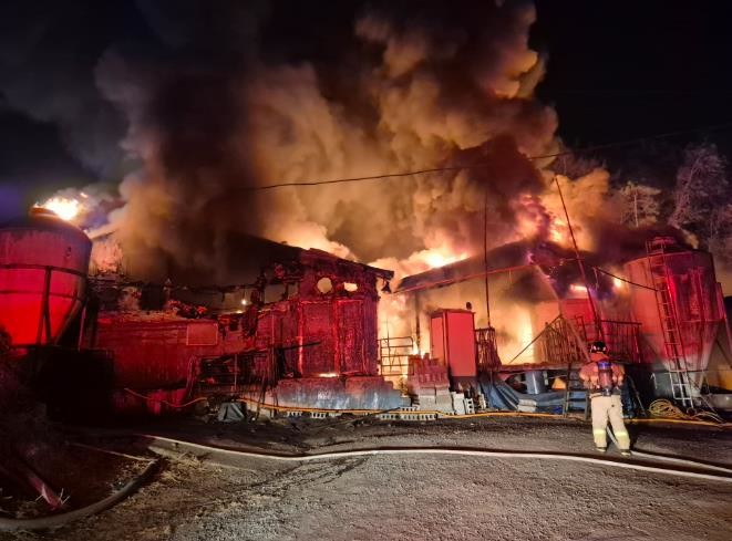 홍성소방서, 홍동면 돈사 2동 전소…...