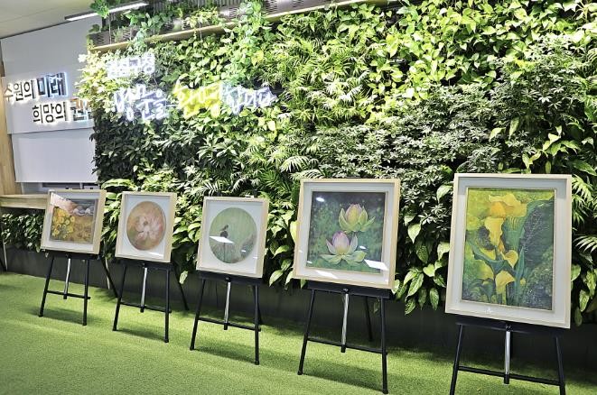 수원시 권선구청 갤러리에 피어난 자연, 최선희 작가