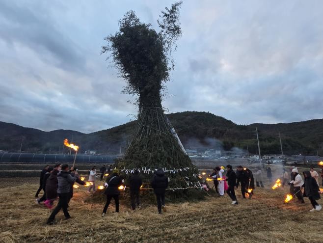 밀양시, 정월대보름 맞아 무형유산 공개행사 성황리 개최