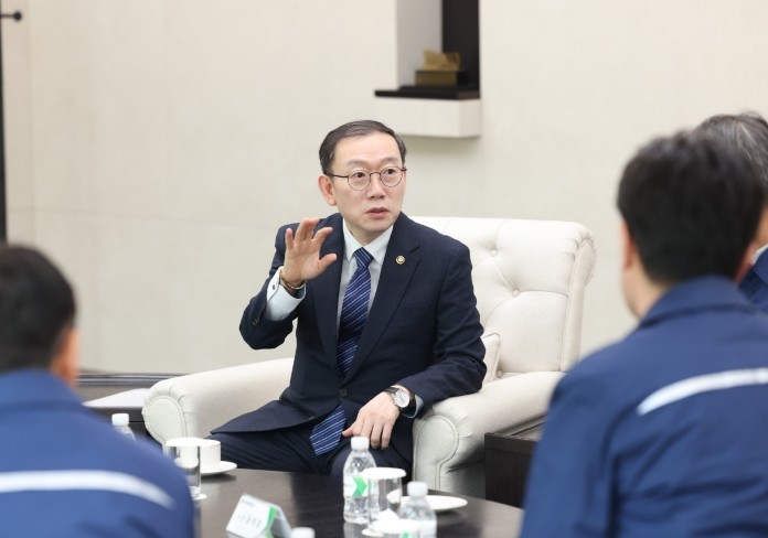 이명구 관세청장, 조선 수출 현장 방...